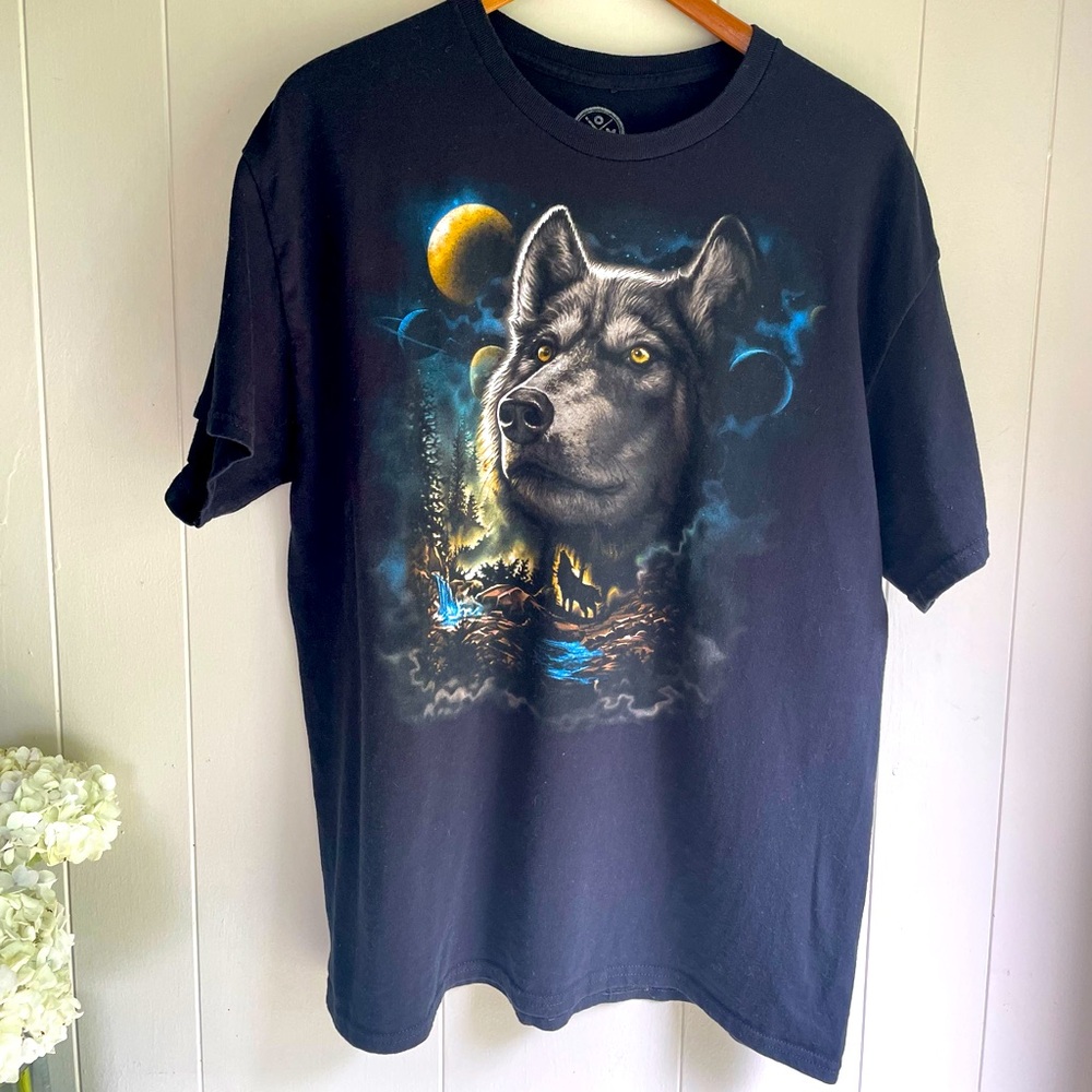 Wolf Tee